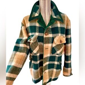 ❄️ Vintage Fox Knapp Green and Tan Plaid Woman’s  Cabincore style jacket